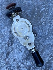 Le Docteur Macaura et son