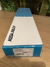 Un Ferme Porte Neuf Assa Abloy