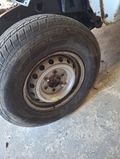 4 Jantes Plus 2 Pneus Bon Etat