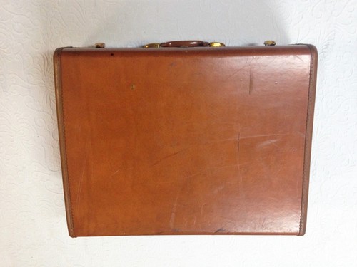 Vintage large brown samsonite - large,