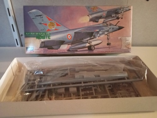 Maquette avion hasegawa - d,