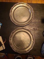 Deux Plats En Etain