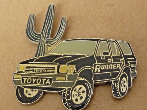 Pin pins badge - pin's, toyota