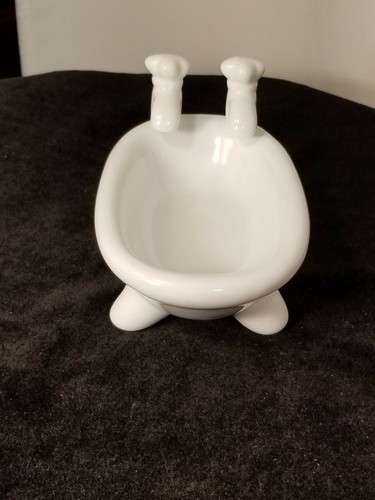 Porcelain bathtub with faucets - porcelain,