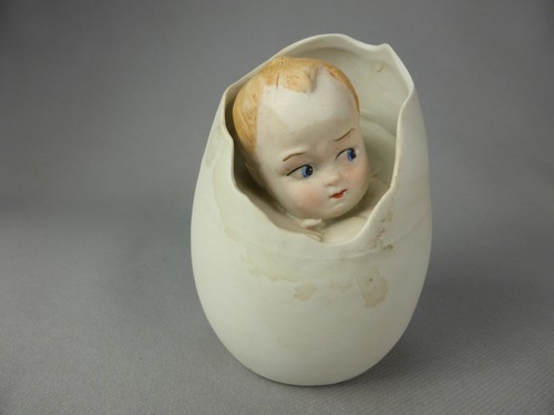Bebe sort oeuf - sort, de