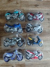 LOT 8 MOTOS MINIATURES 1/18