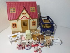 Lot Sylvanians Maison + Voiture + Figurines et Mobilier