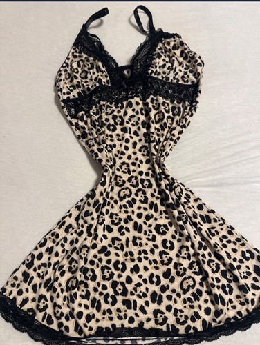 Nuisette femme satin léopard
