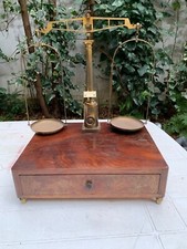 ANCIENNE BALANCE DE PHARMACIE