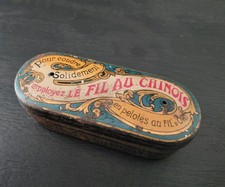 boîte métallique ancienne