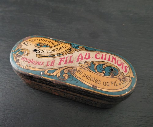 Boîte métallique ancienne - boîte,