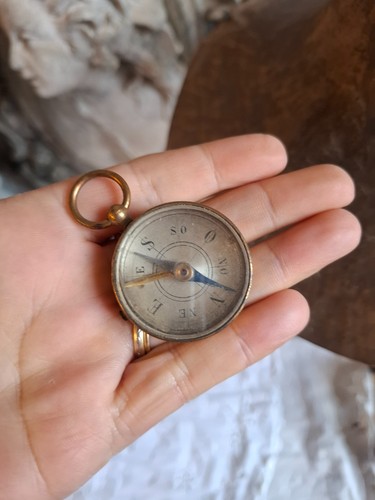 Ancienne boussole vintage - boussole,