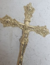 Beau et grand crucifix ou