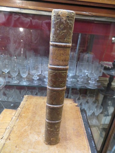 Ancien grand livre - ancien,