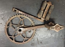 - pedalier de velo GRILLON des