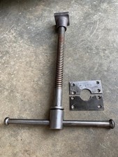 Etau vis de serrage établi