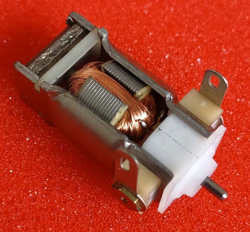 Moteur jouef pôles sans - 5, pôles.