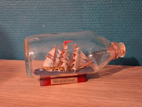 Bateau bouteille figure of - bouteille, "figure
