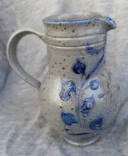 Pichet en céramique de A