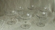 6 COUPES A CHAMPAGNE EN VERRE