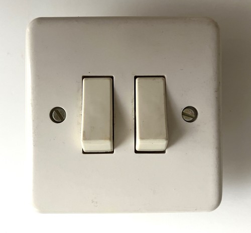 Interrupteur double et - va,