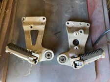 1992 SUZUKI GSXR1100 REAR PASSENGER PEGS AND BRACKETS VGC FREE SHIPPING SEE PICS