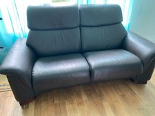 canapé cuir  marron 2 places relax à dossier inclinable et têtière réglable