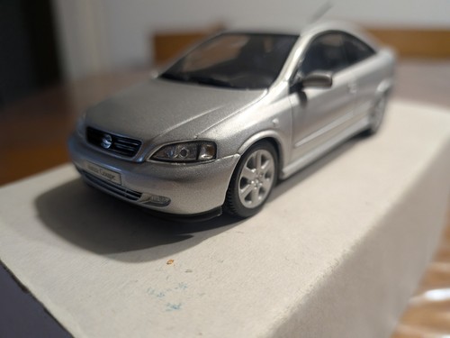 Opel astra coupe silver 2020 - g,