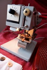 Machine à coudre pose les