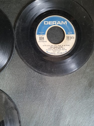 Plusieurs vinyls tours 1 - plusieurs,