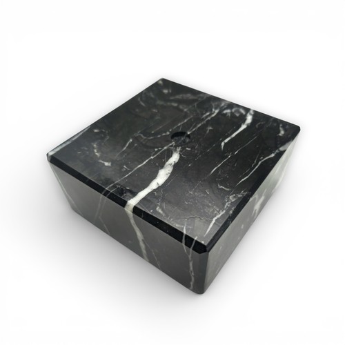 Socle marbre noir perforé - socle, en