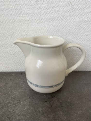 Ancien pot lait creme - a,