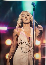 MILEY CYRUS Autographed signed photo