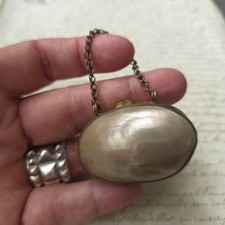 PORTE MONNAIE Oeuf en Nacre