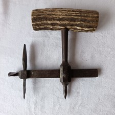 ANCIEN OUTIL  COMPAS A