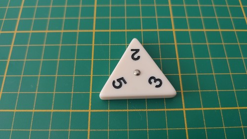 Pièce triangulaire 2 - pièce, 5