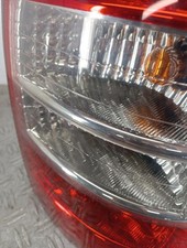 Feu arriere principal droit