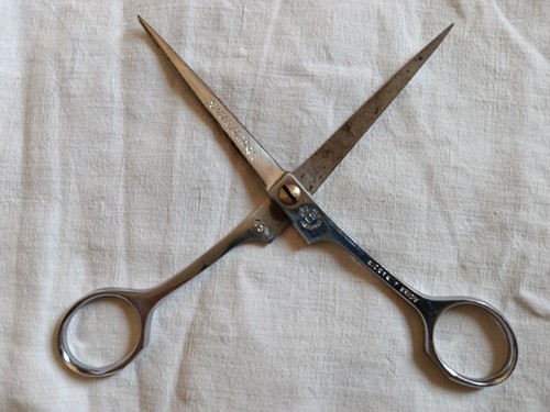 Ciseaux coiffeur anciens - ciseaux,