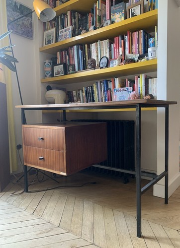 Bureau modèle 620 - par, pierre