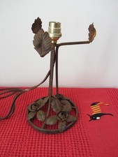 Pied de lampe en fer forgé