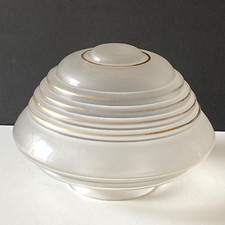 Ancien Globe en Verre Blanc