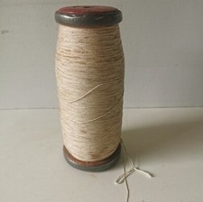 Ancienne grande Bobine de fil