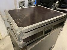 FLIGHT CASE  : 67 x 59 x 19h