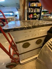 vieux poele en faience blanc