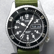 CASIO Dive Watch MD-707 1989 Black Green Day-Date indicator Luminous Japan