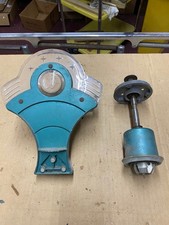 WURLITZER JUKEBOX MODEL 2000 RECORD GUIDE AND TURNTABLE