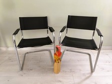 Paire de fauteuils B33 de