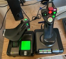 Logitech G Saitek X52 Pro Flight Système 3M avec Commande de Gaz à Pièces Métall