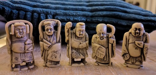 Série des figurines - série, 5