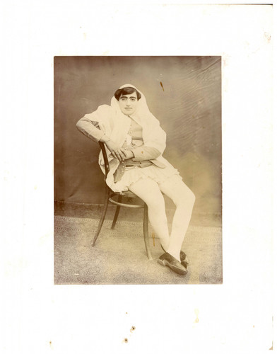 Portrait girl dressed - of,